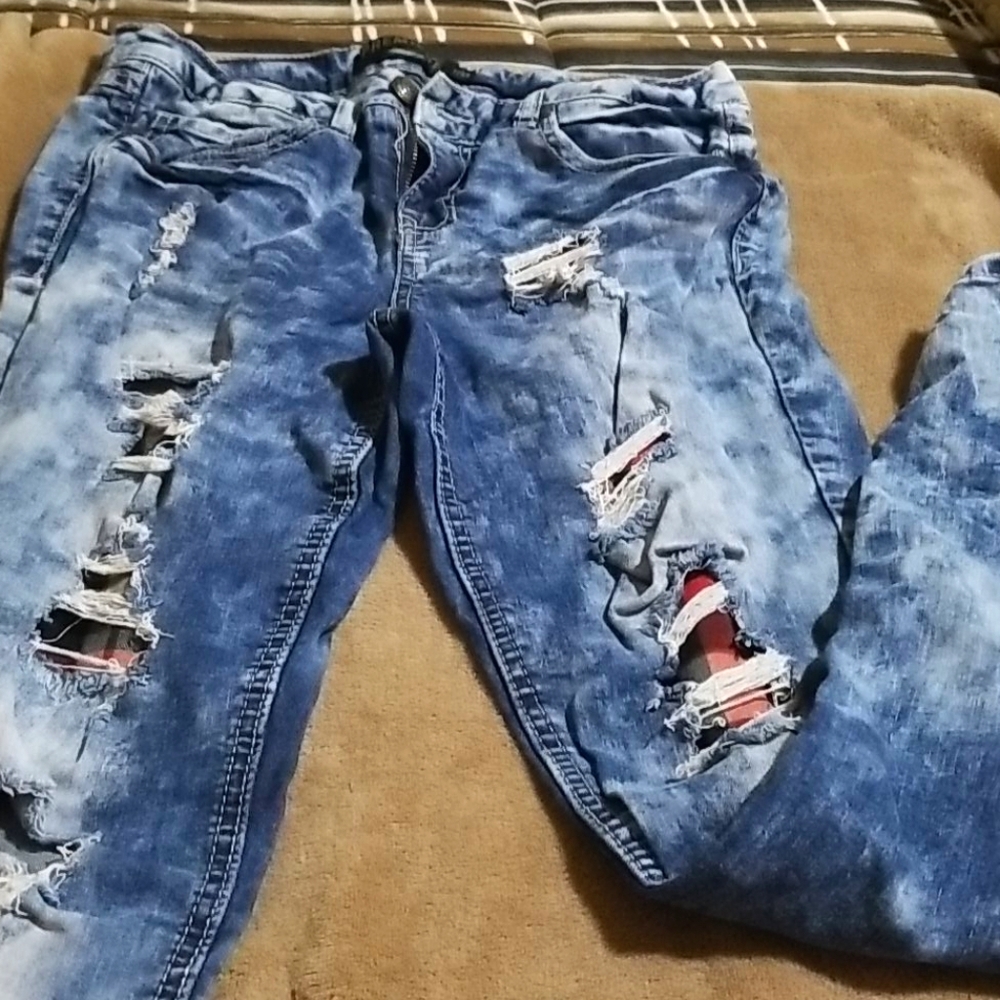 So cute ripped jeans
